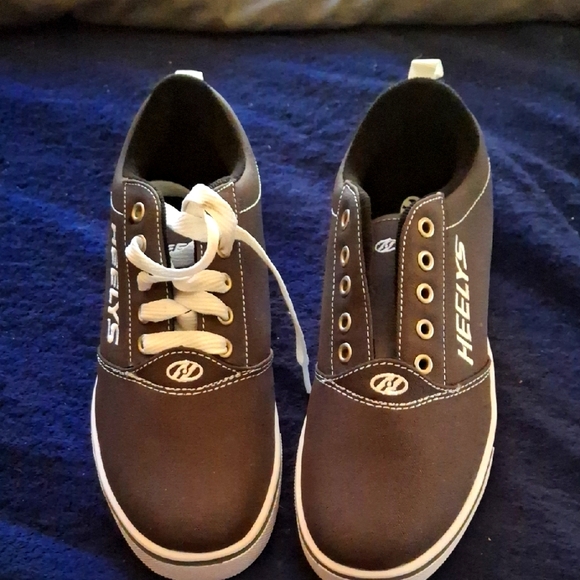 Heelys Other - Heelys Kids Shoes - Black